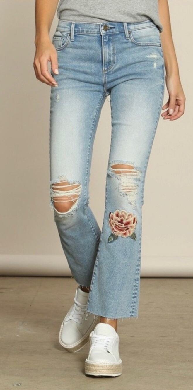 Driftwood Roxy Boho Embroidered Kick Flare Raw Hem Jeans Women's Size 28 Blue